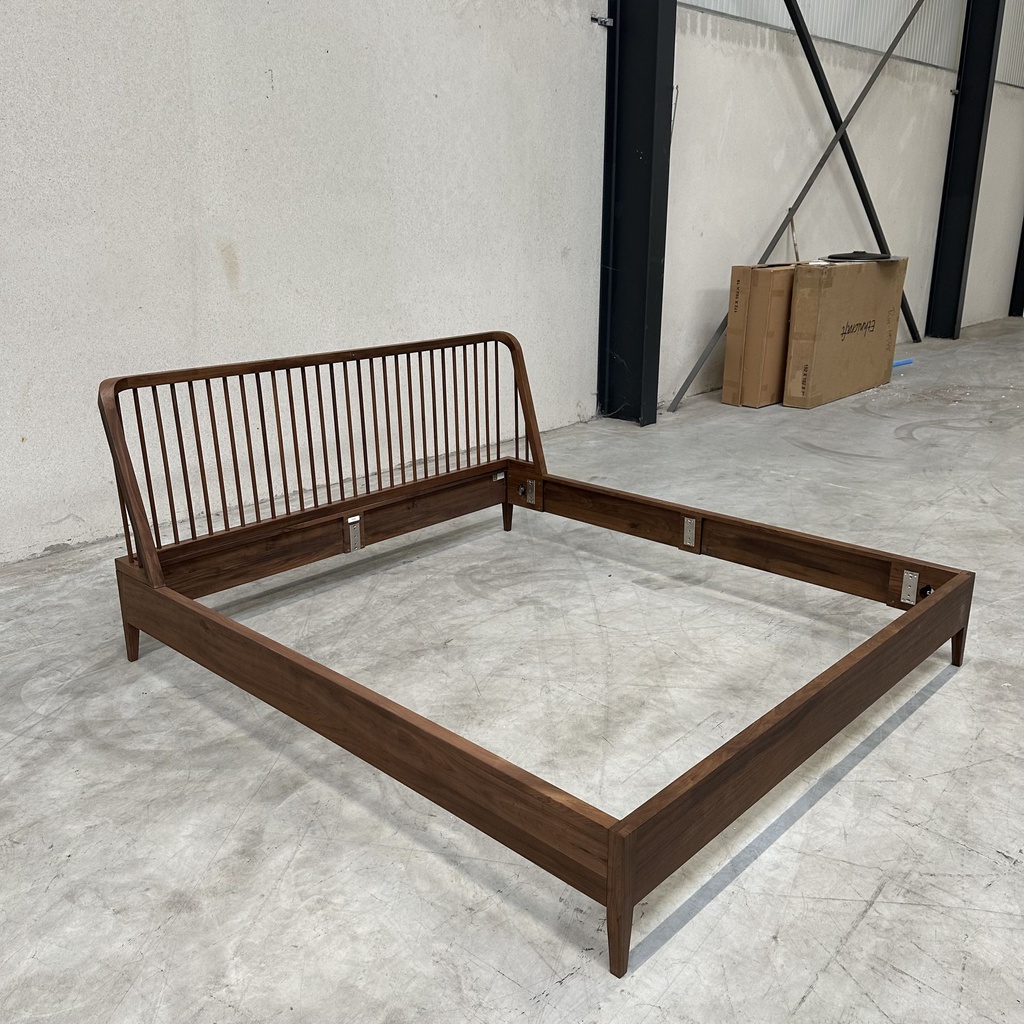 Walnut Spindle bed