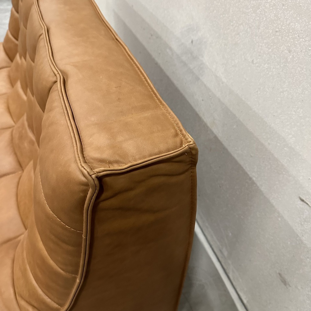 N701 sofa