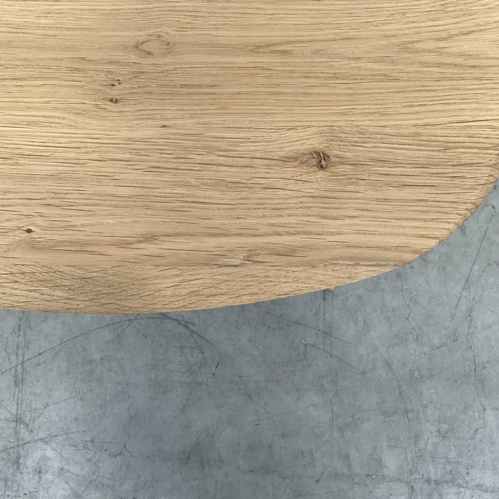 Eye dining chair
