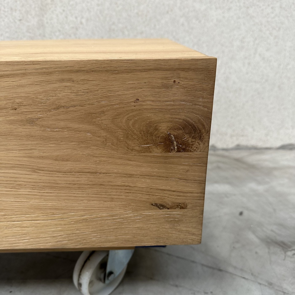 Madra bedside table