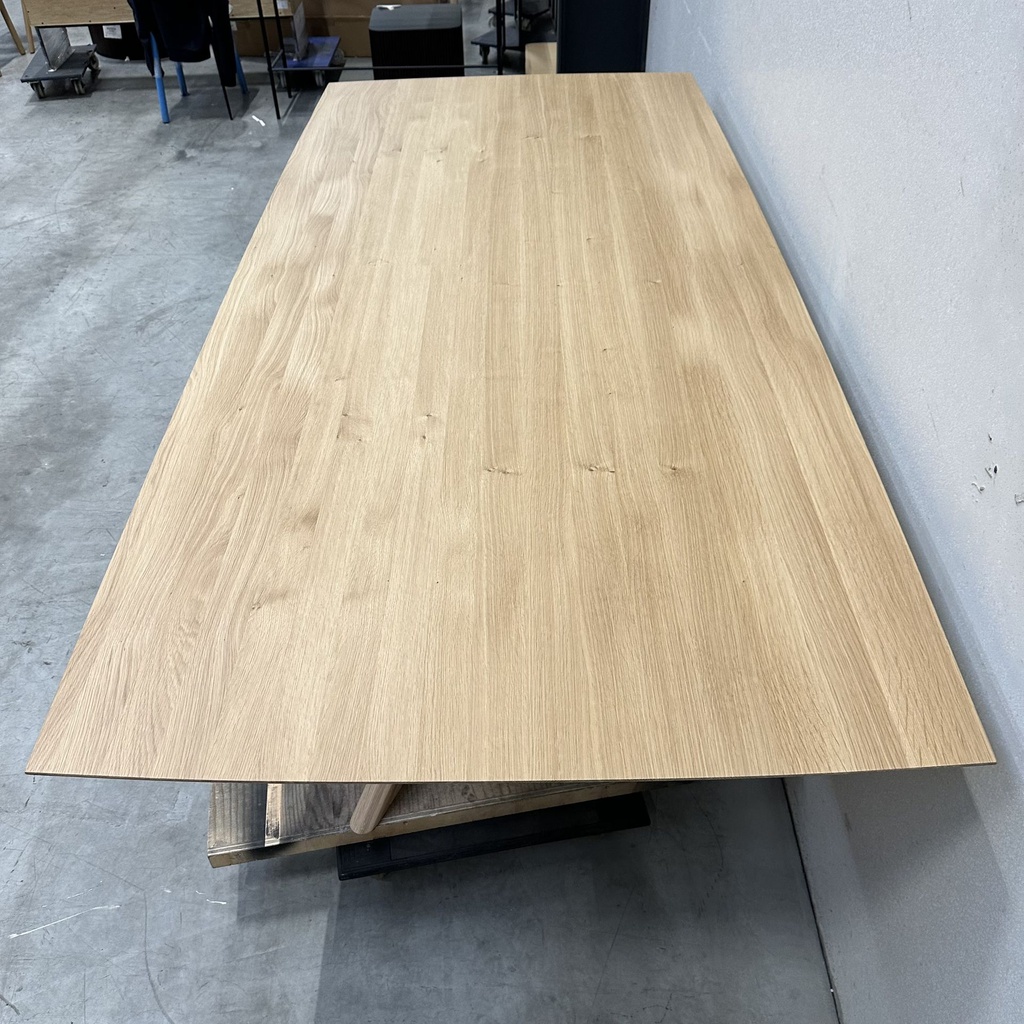 Mikado dining table