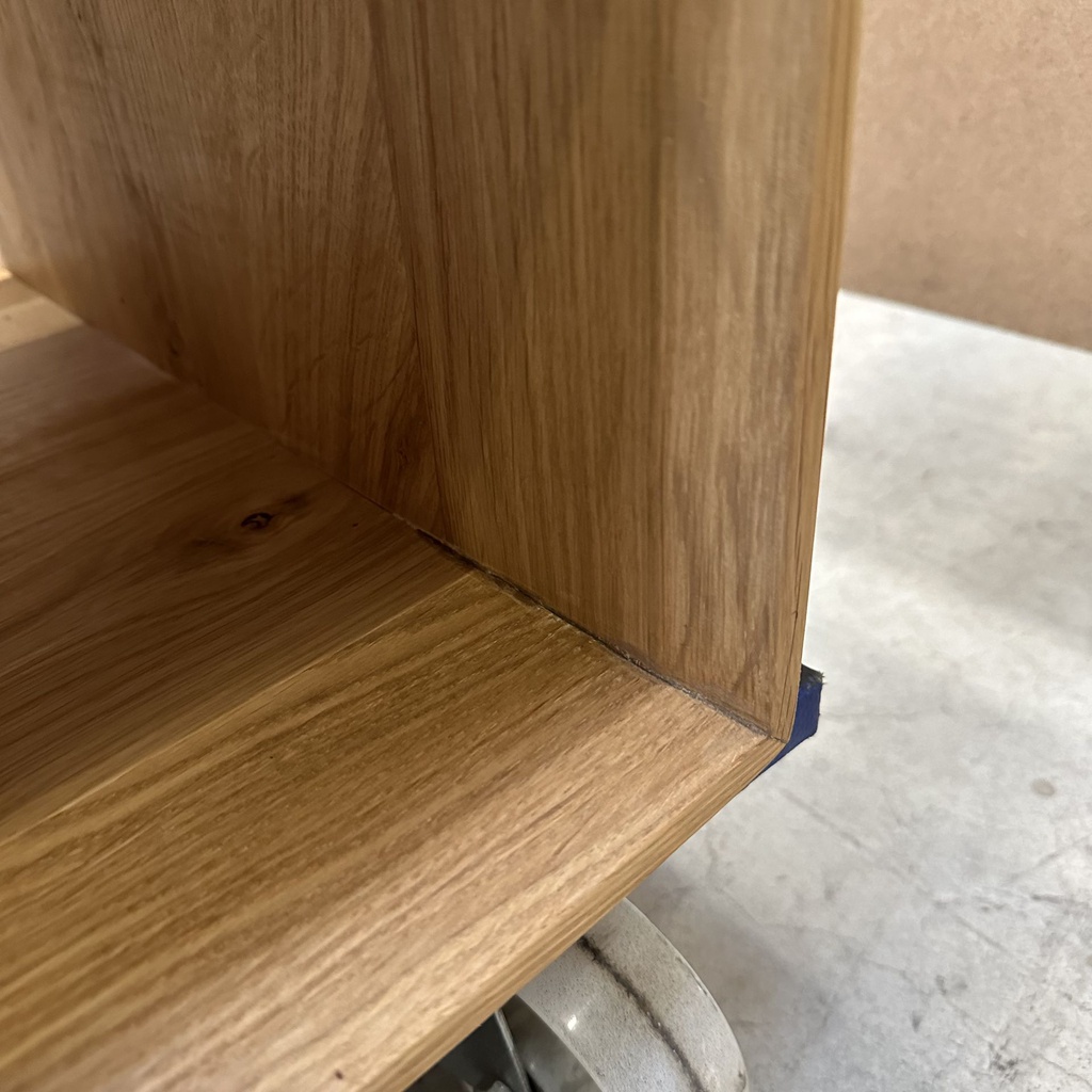 Nordic II bedside table