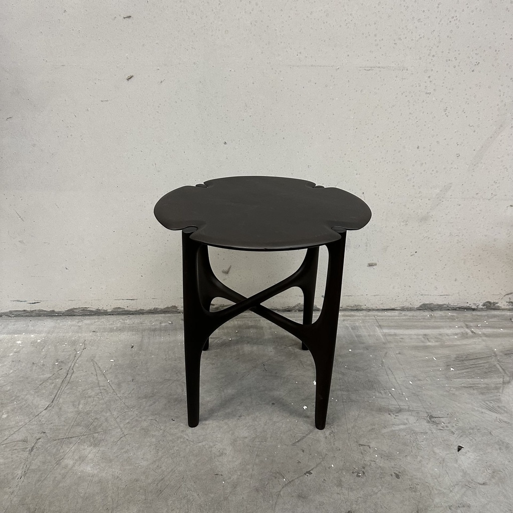 PI side table