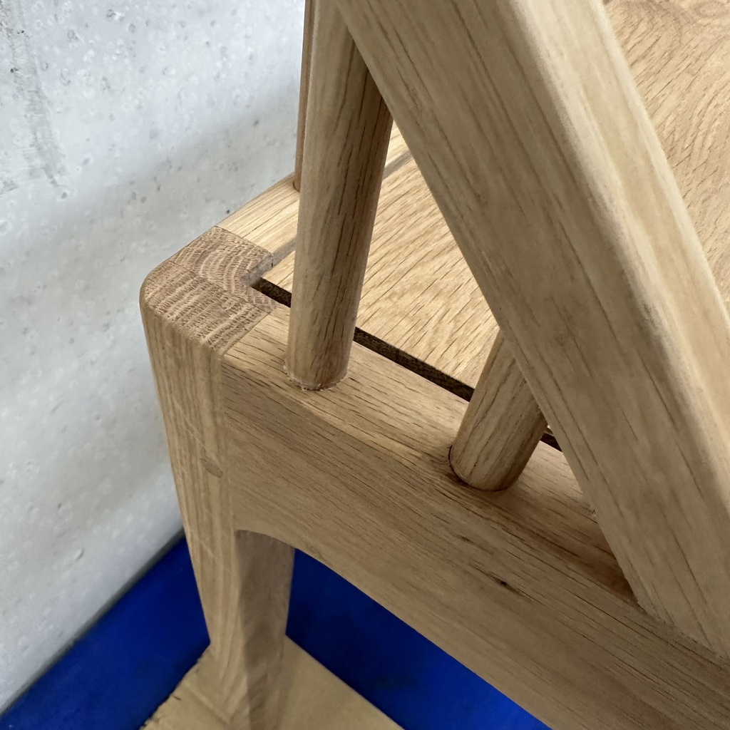 Spindle bench
