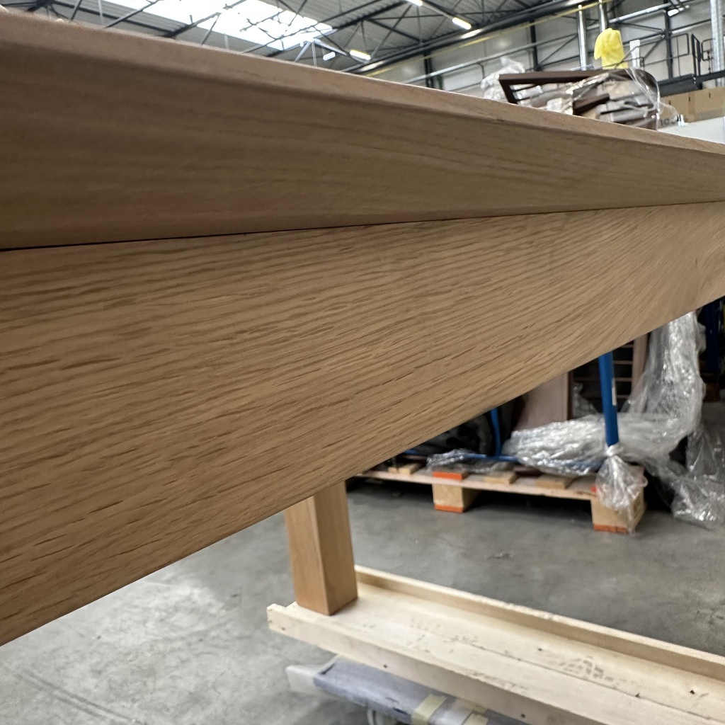 Slice dining table