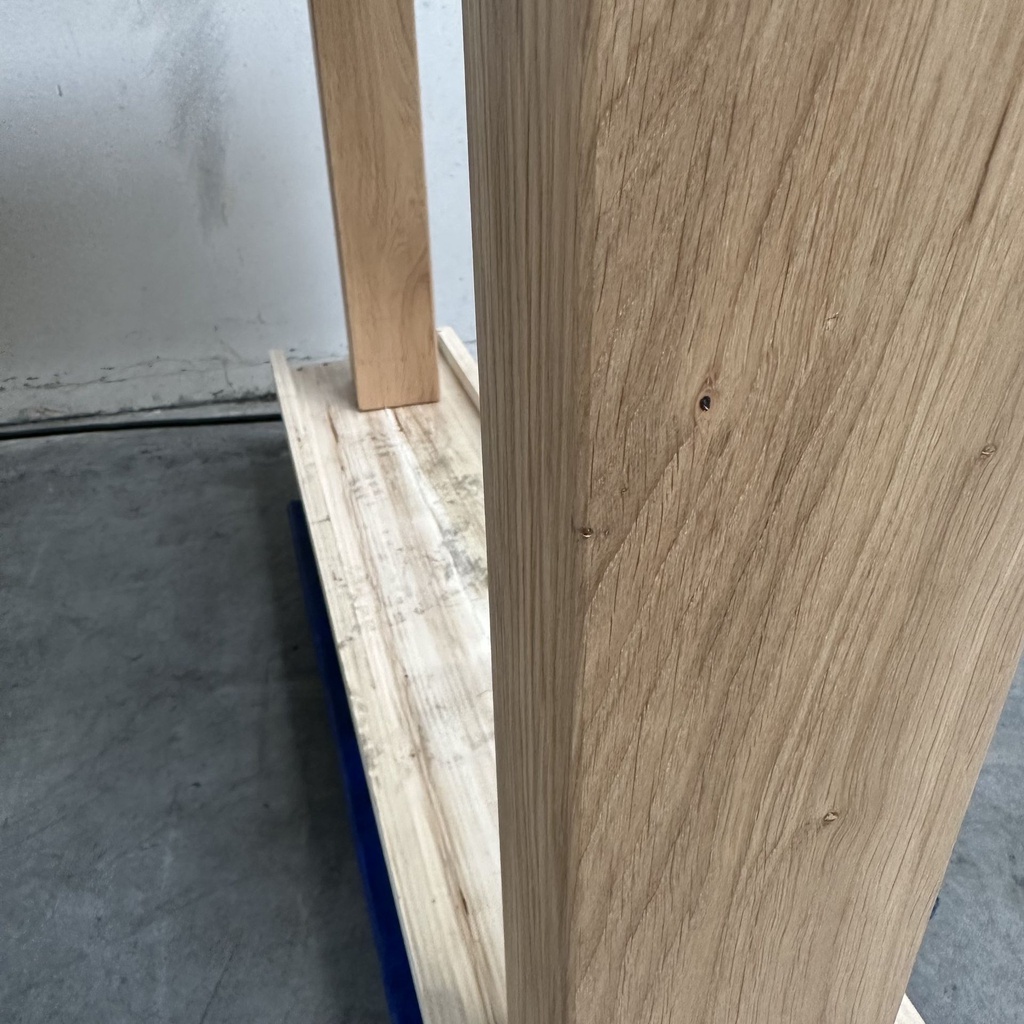 Slice dining table
