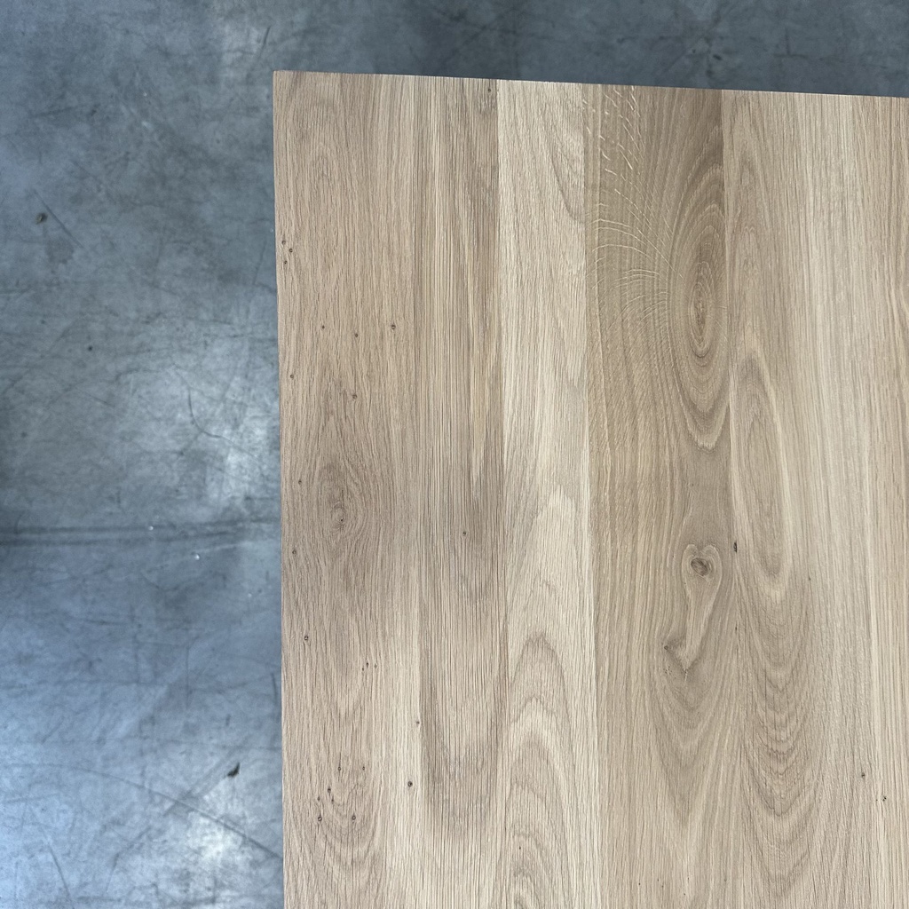 Slice dining table