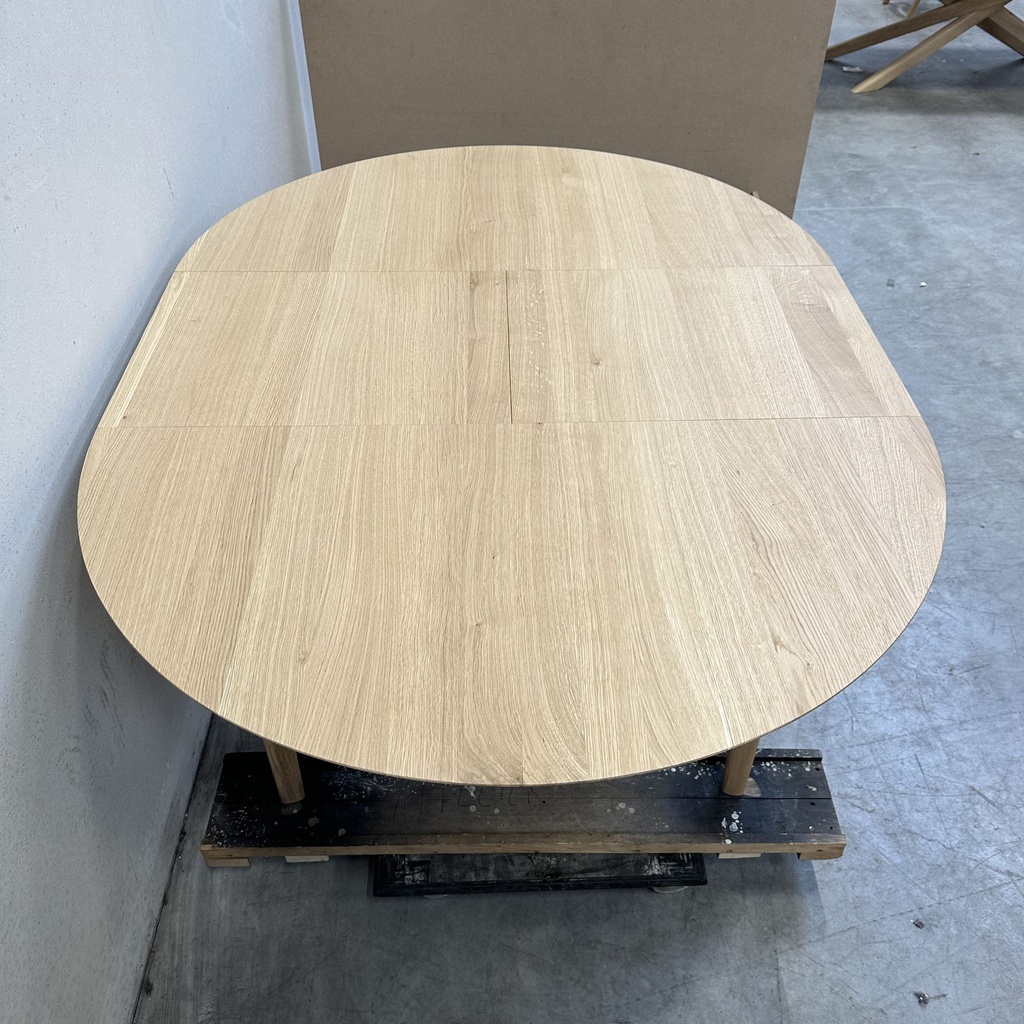 Bok round extendable dining table