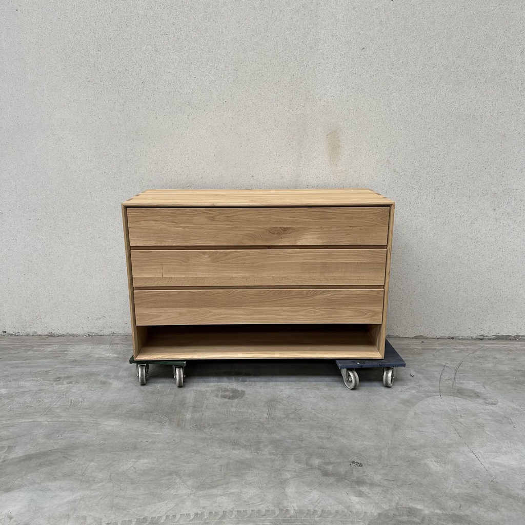 Nordic dresser
