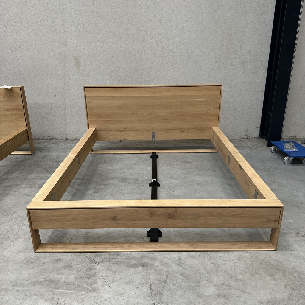 Oak Nordic II bed
