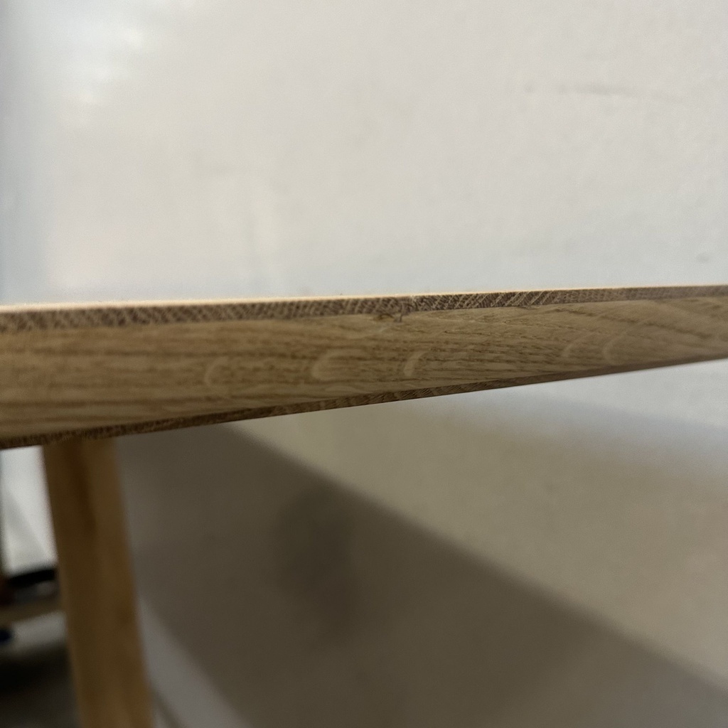 Profile dining table
