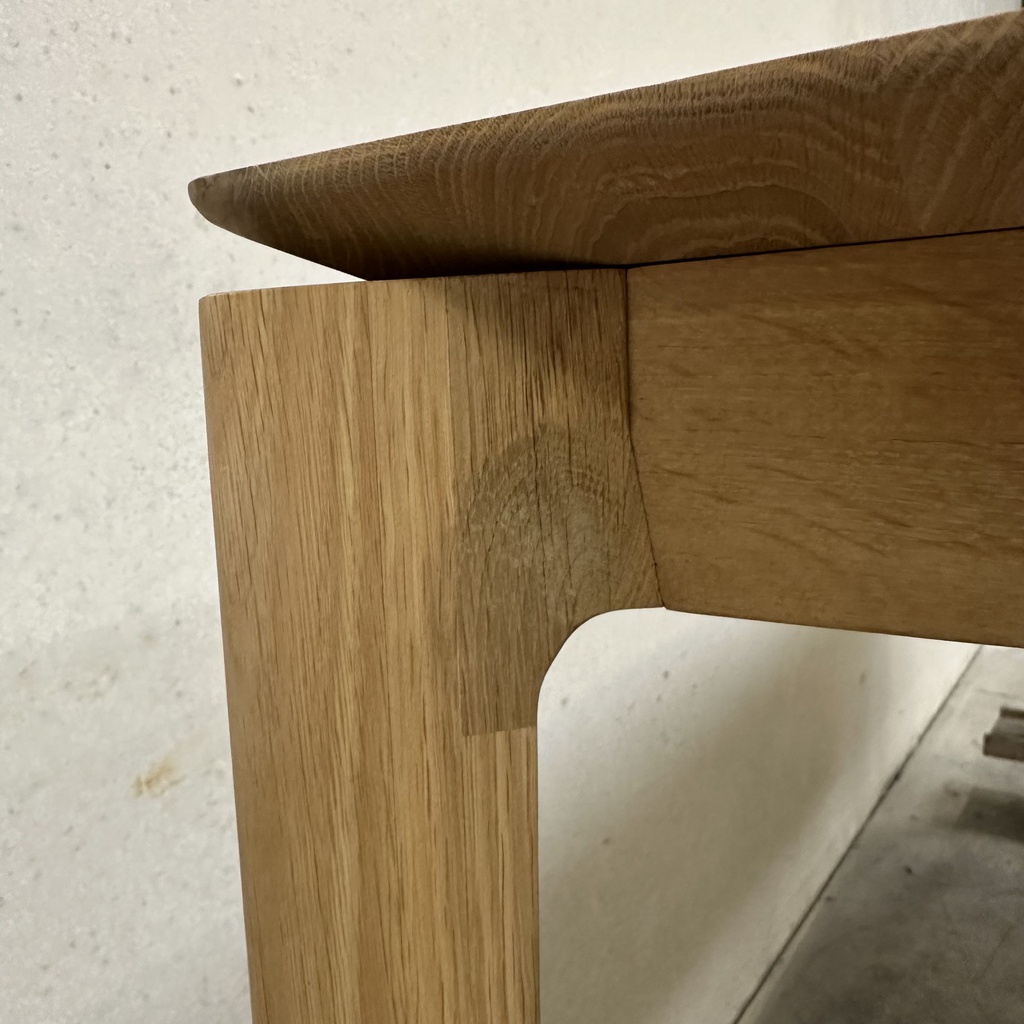 Bok dining table