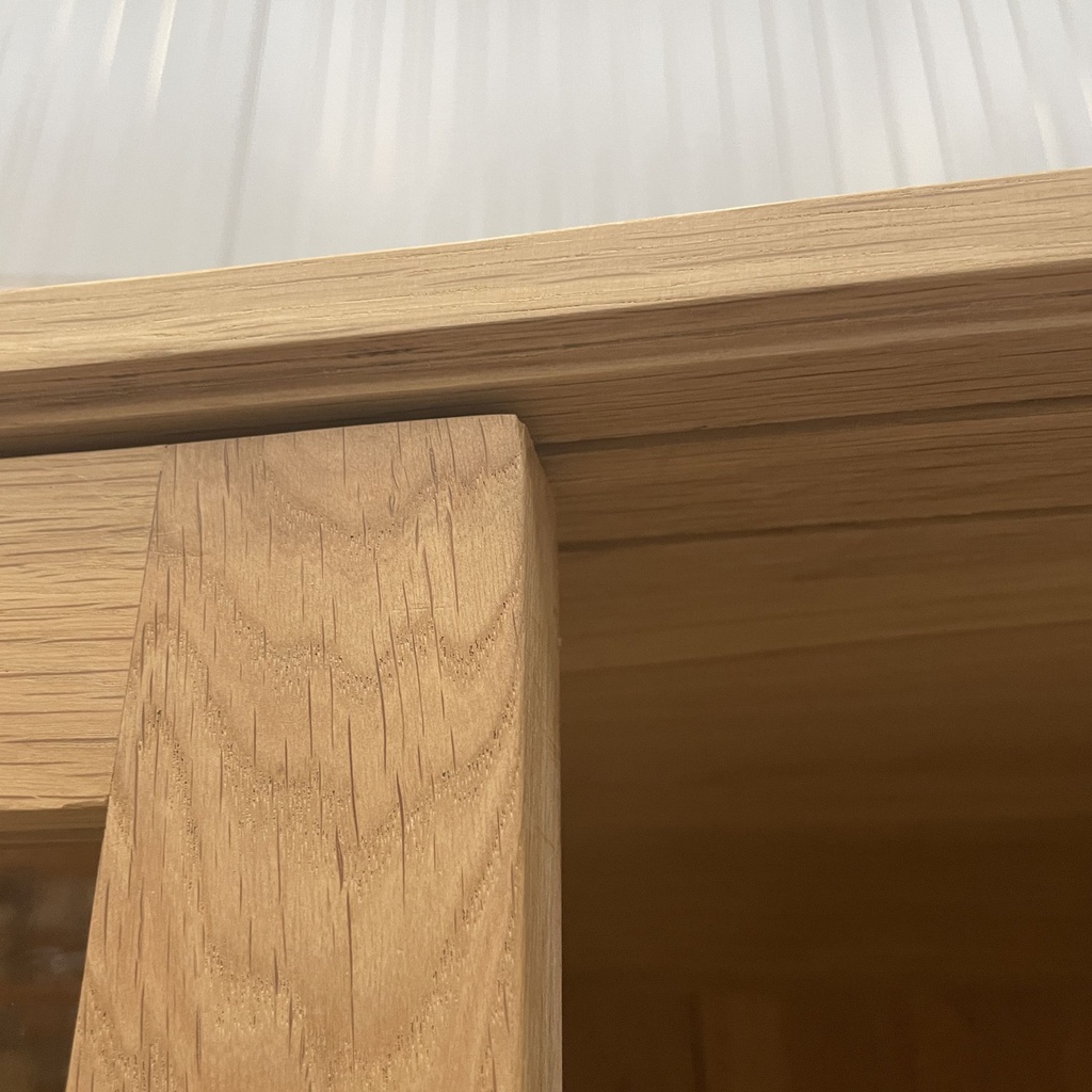 Wave cupboard