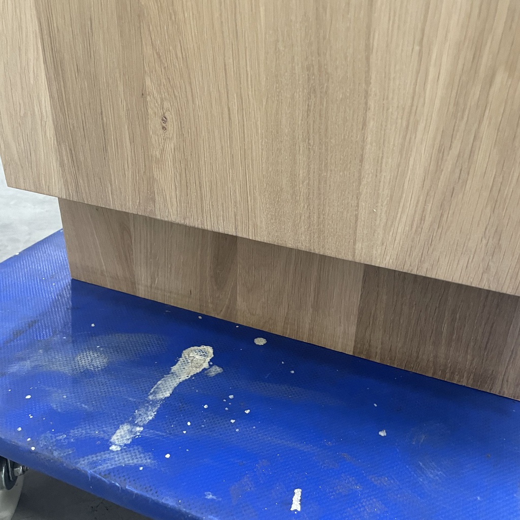 Wave cupboard