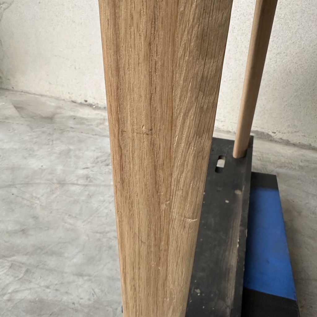 Bok round extendable dining table