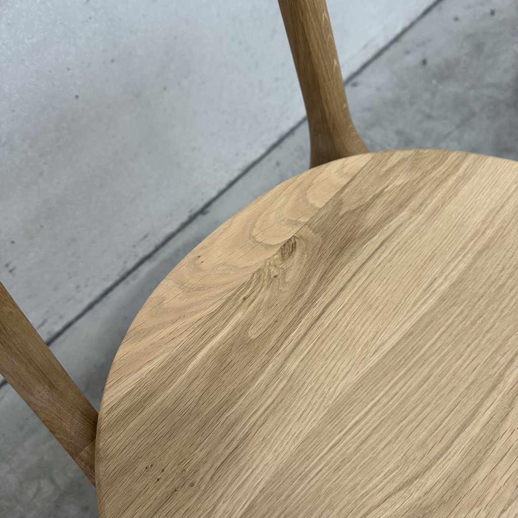 Eye dining chair