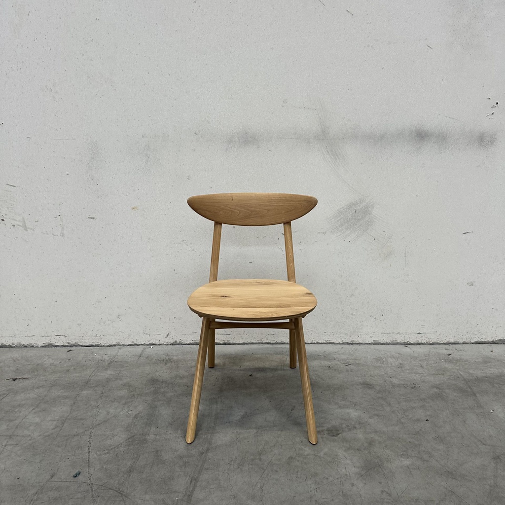 Eye dining chair