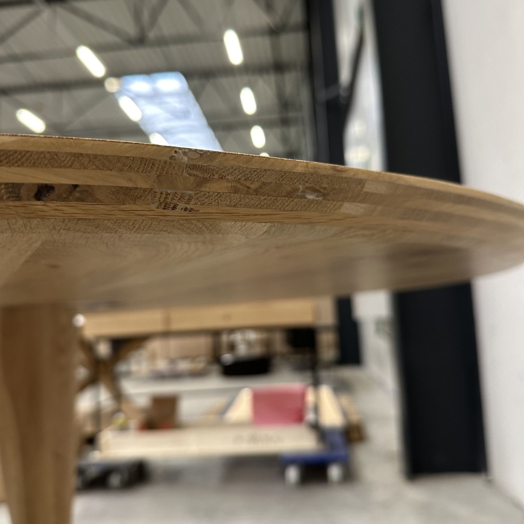 Torsion dining table