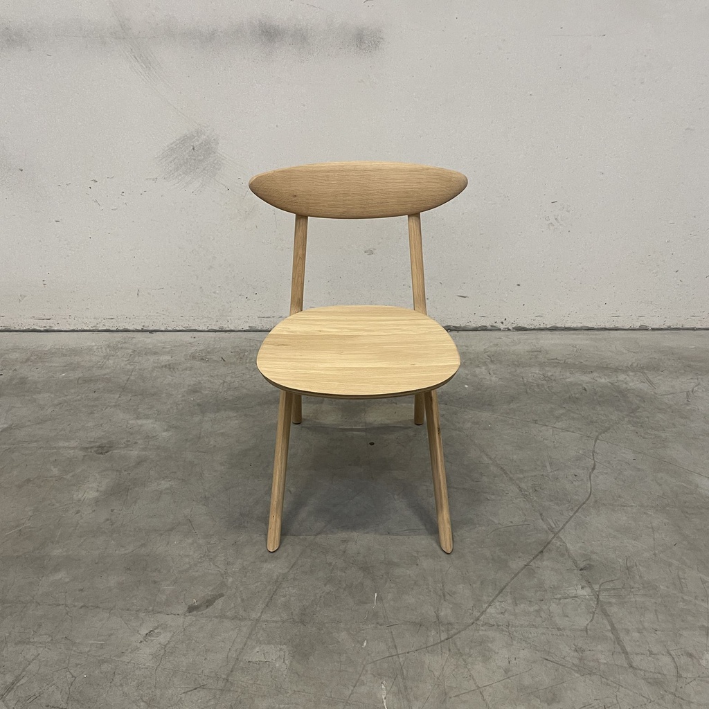 Eye dining chair
