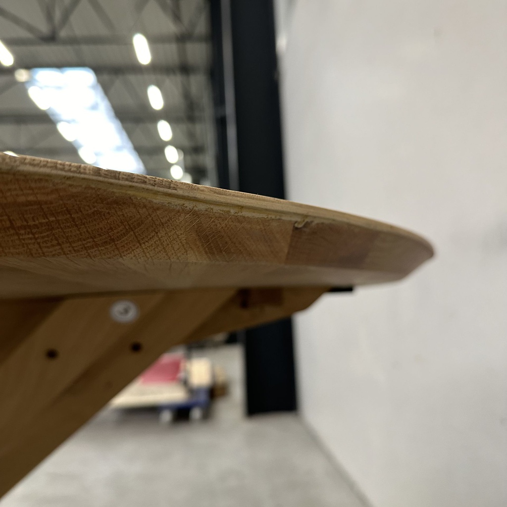 Circle dining table