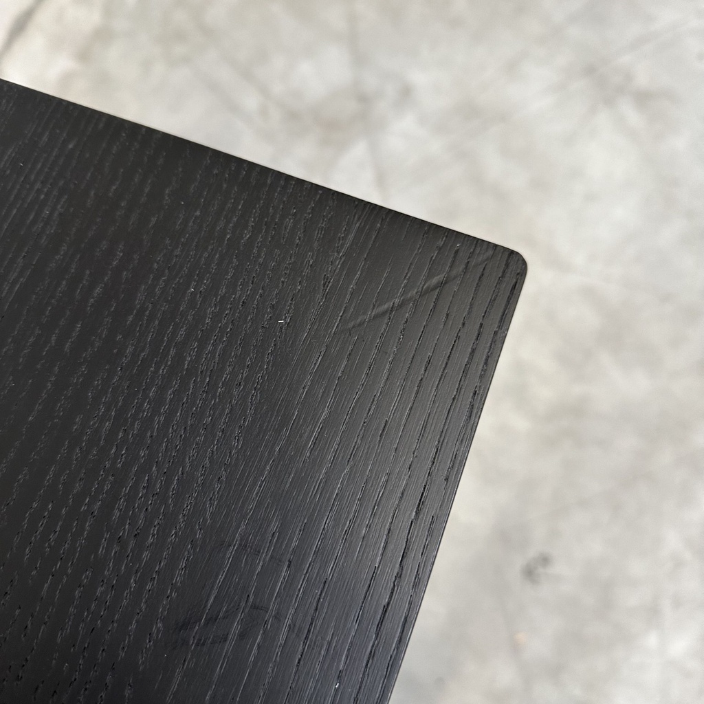 Torsion dining table