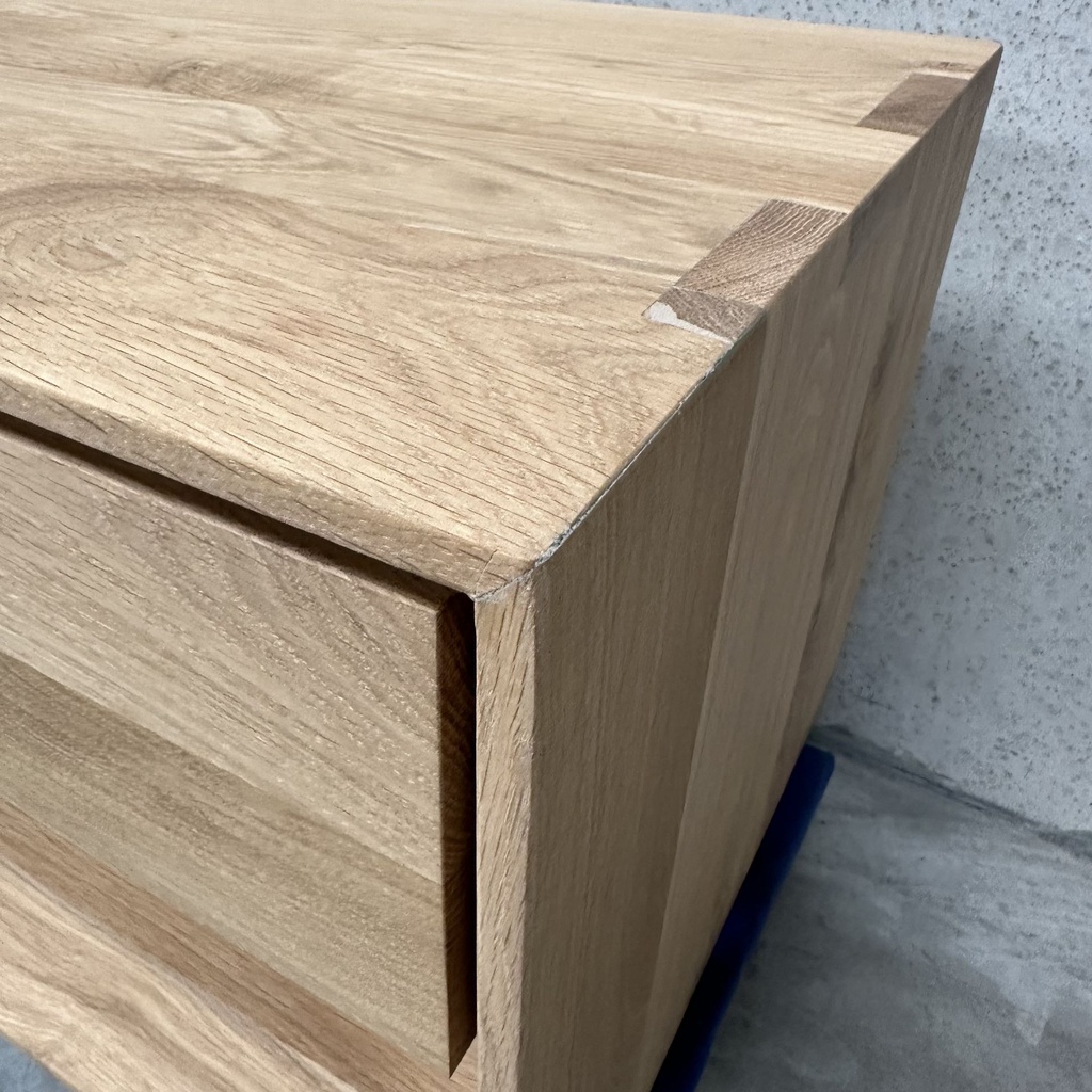 Nordic II bedside table