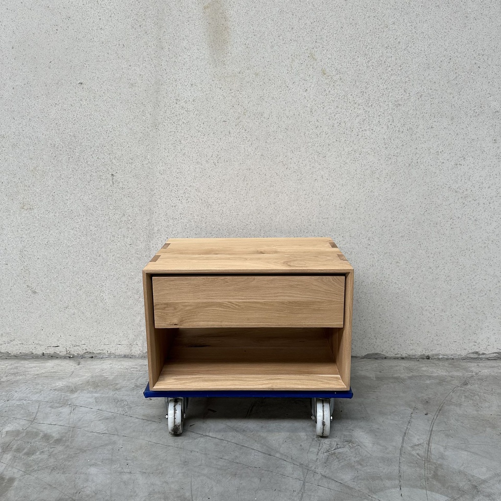 Nordic II bedside table