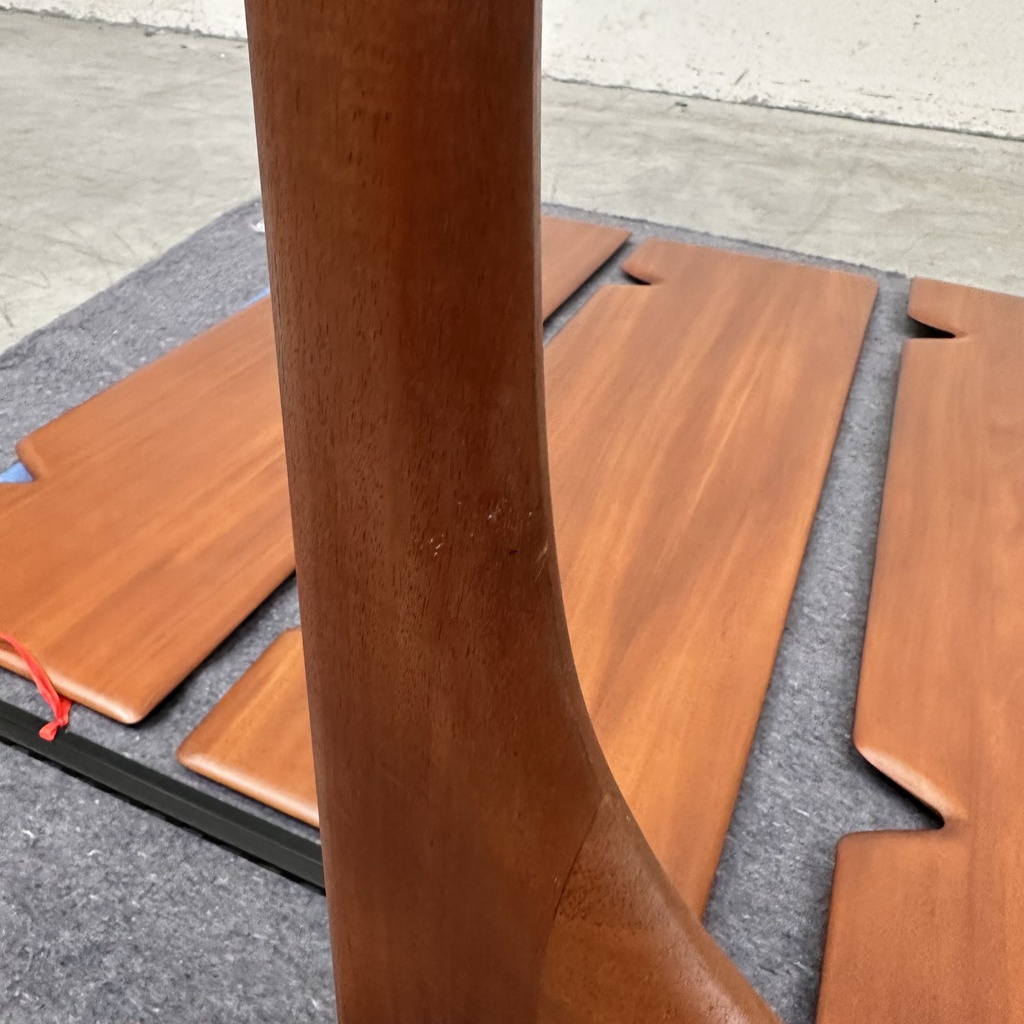 PI wall shelf