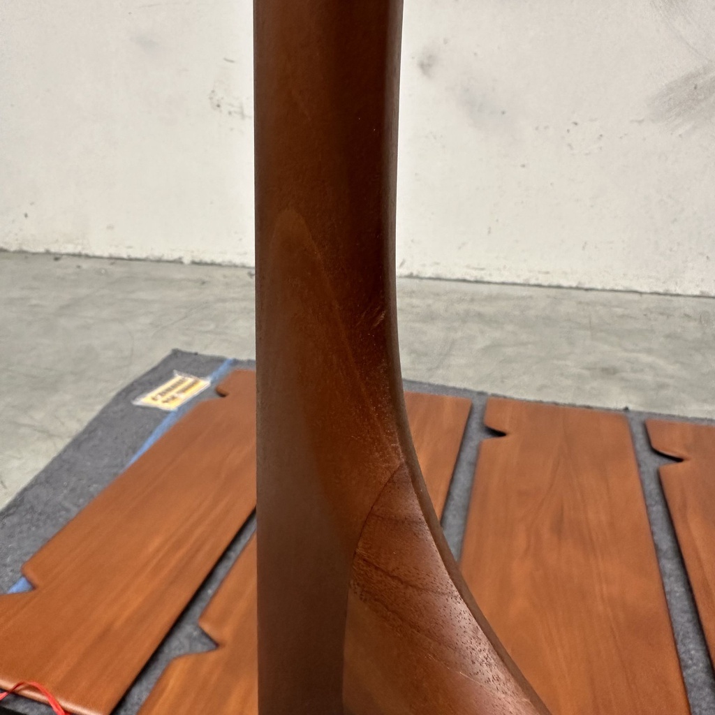 PI wall shelf