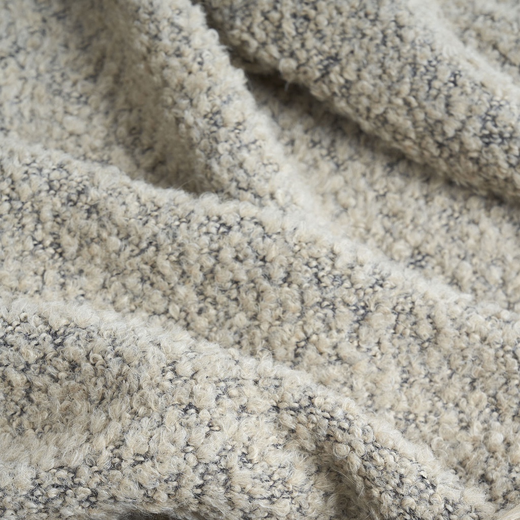 Oat Alpone throw