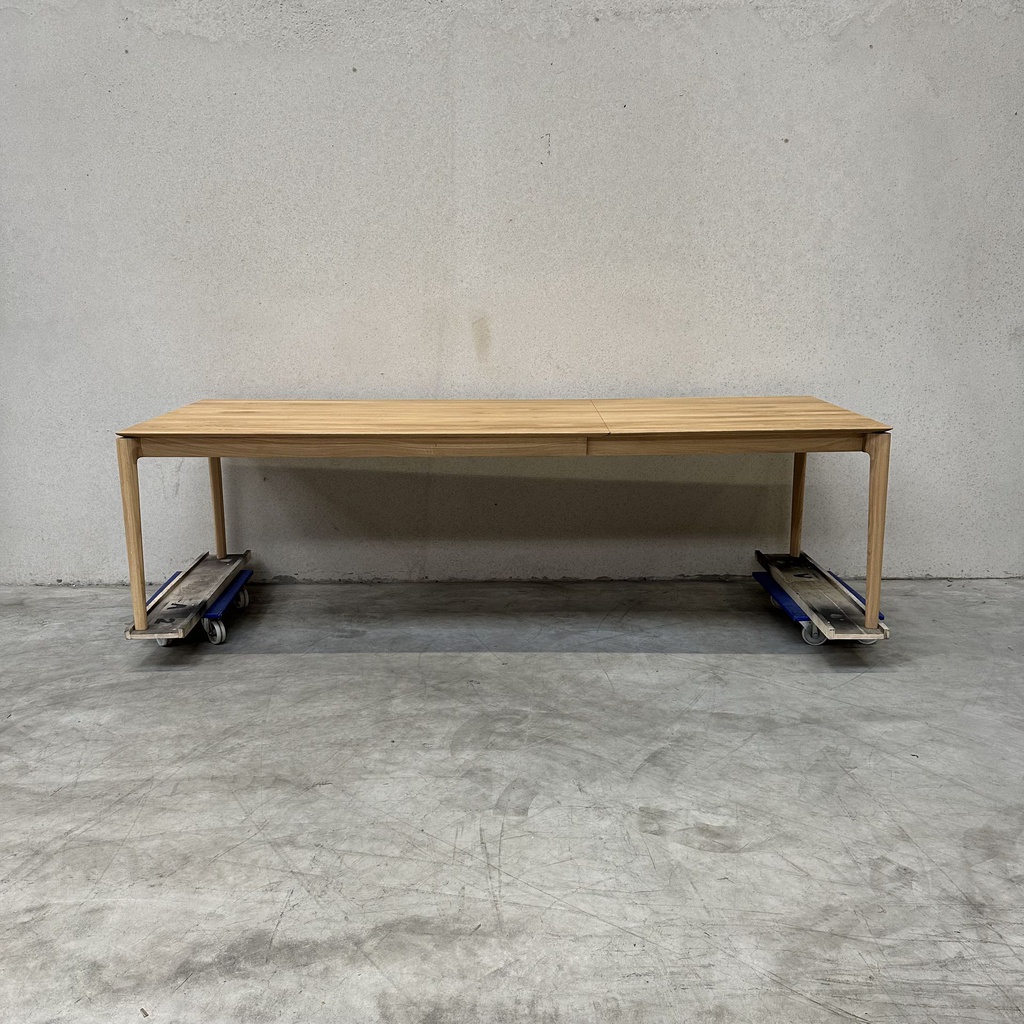 Bok extendable dining table