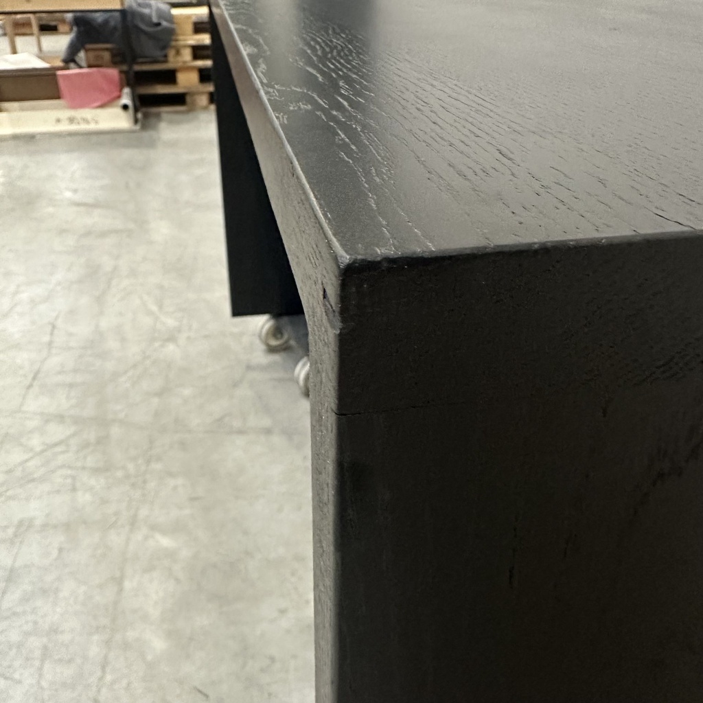 U desk