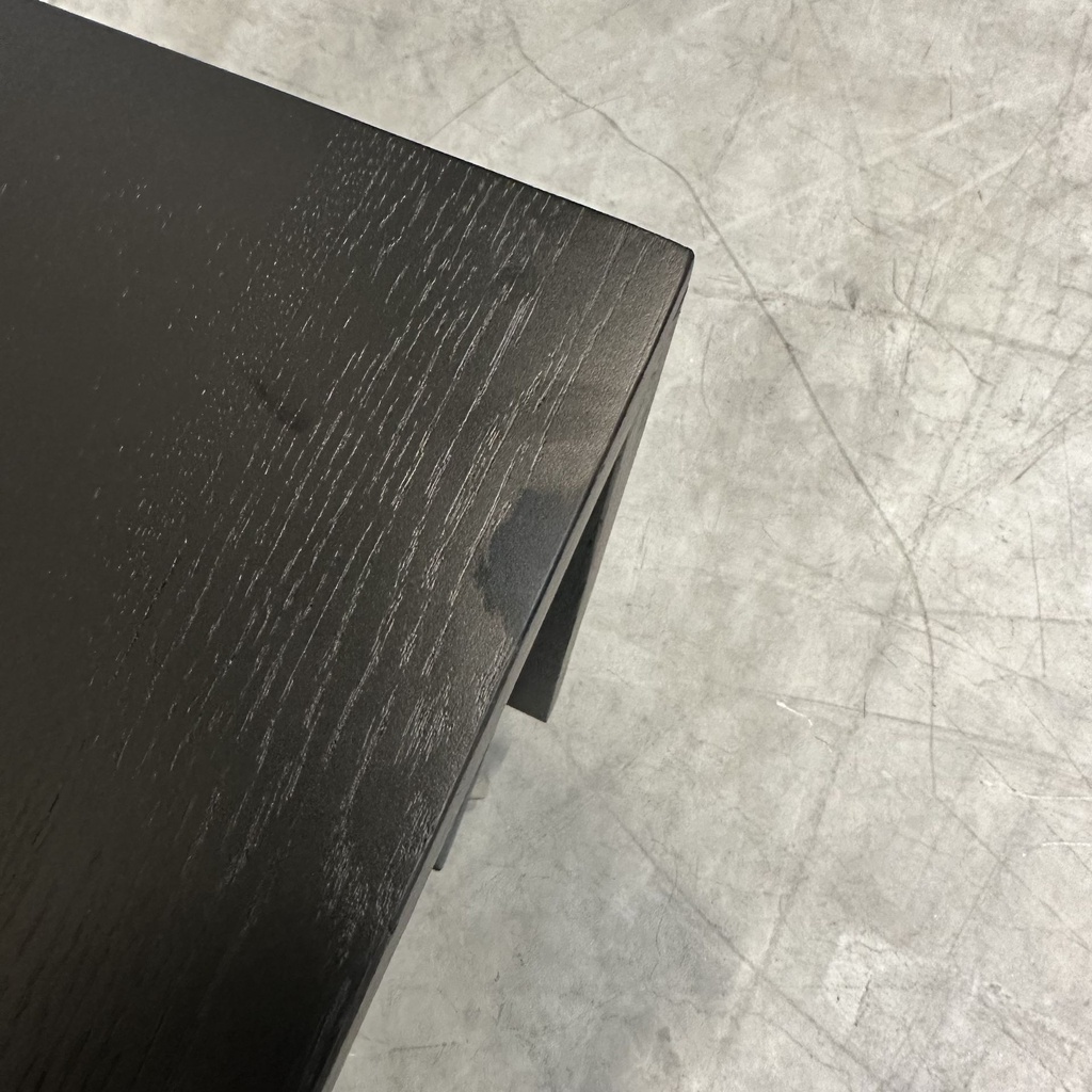 U desk