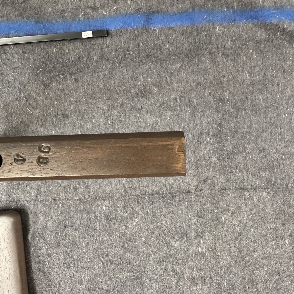 PI wall shelf