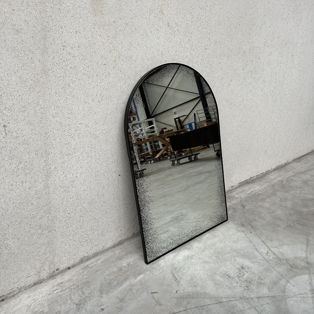Gate wall mirror