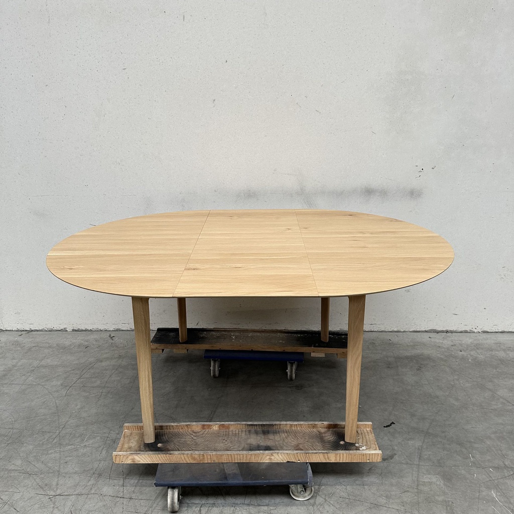 Bok round extendable dining table