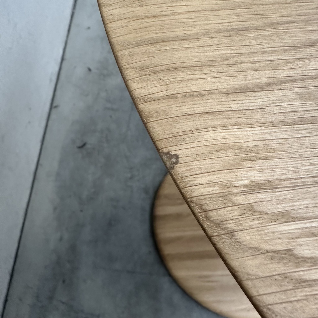 Torsion dining table