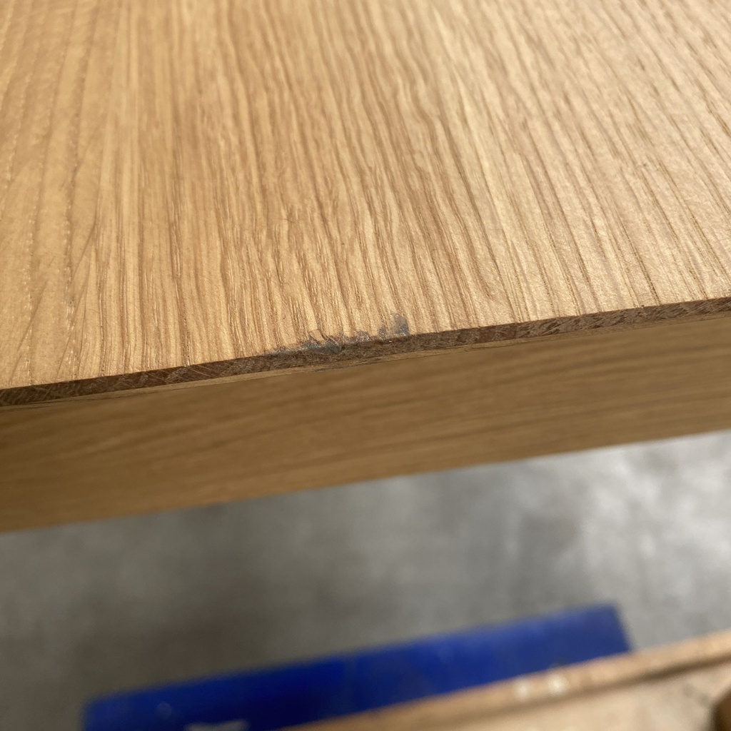 Slice extendable dining table