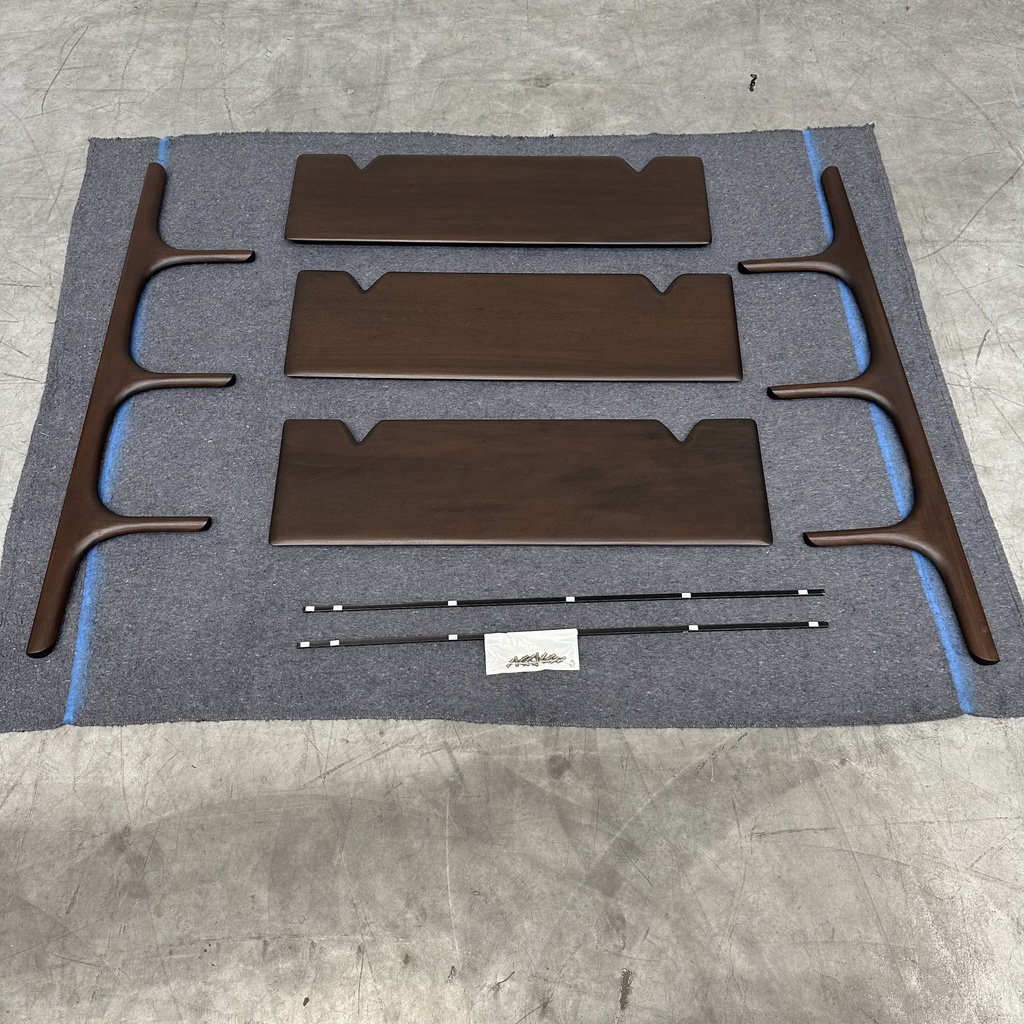 PI wall shelf