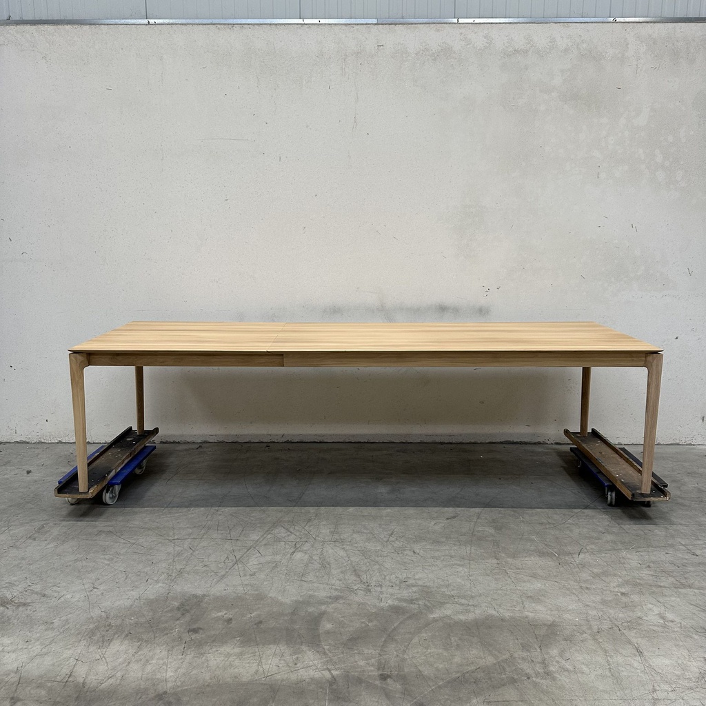 Bok extendable dining table