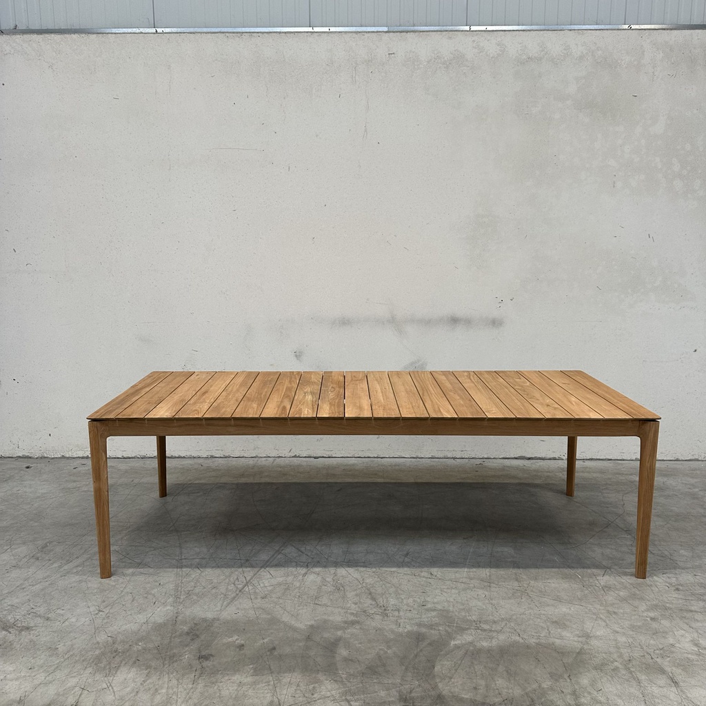 Bok outdoor dining table