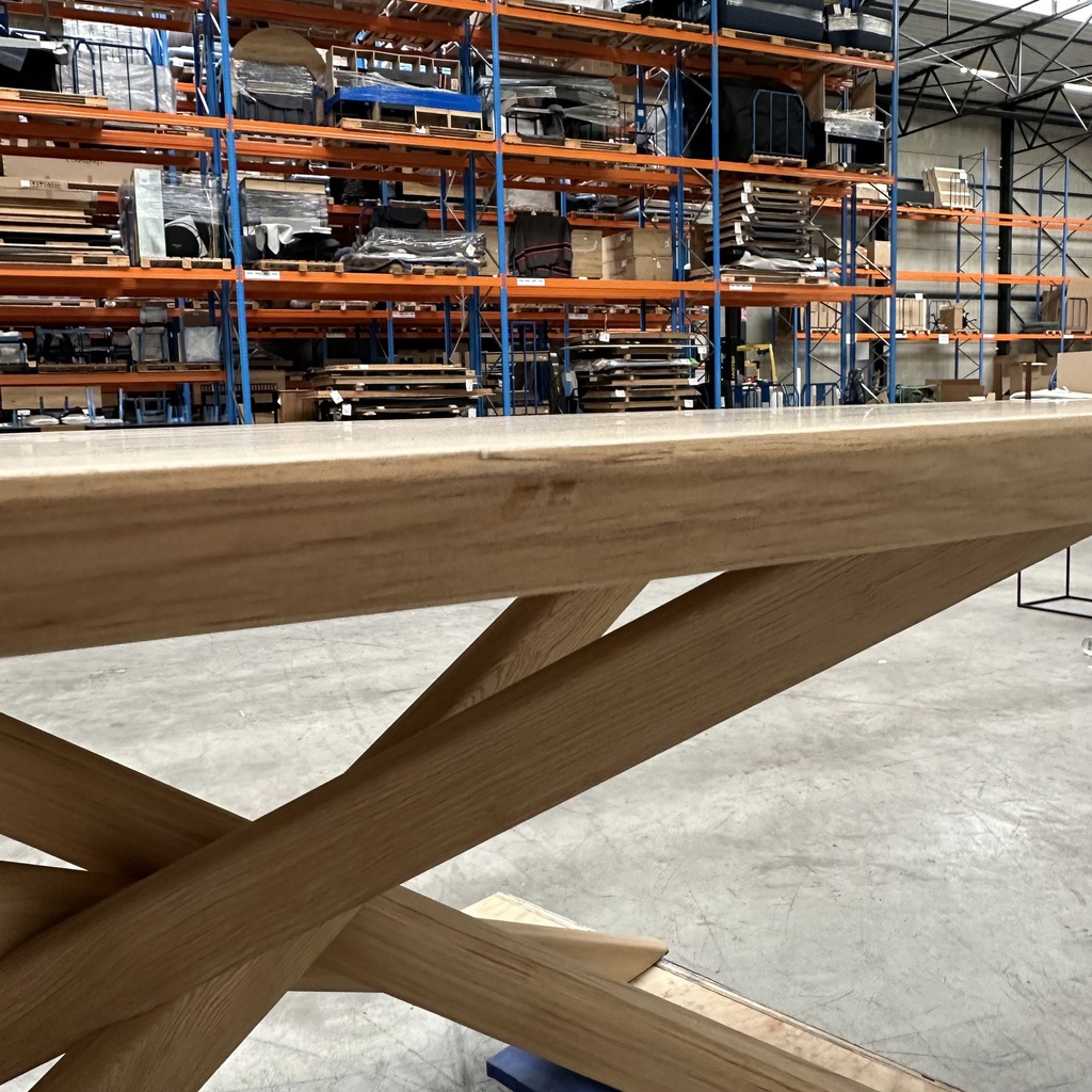Mikado dining table