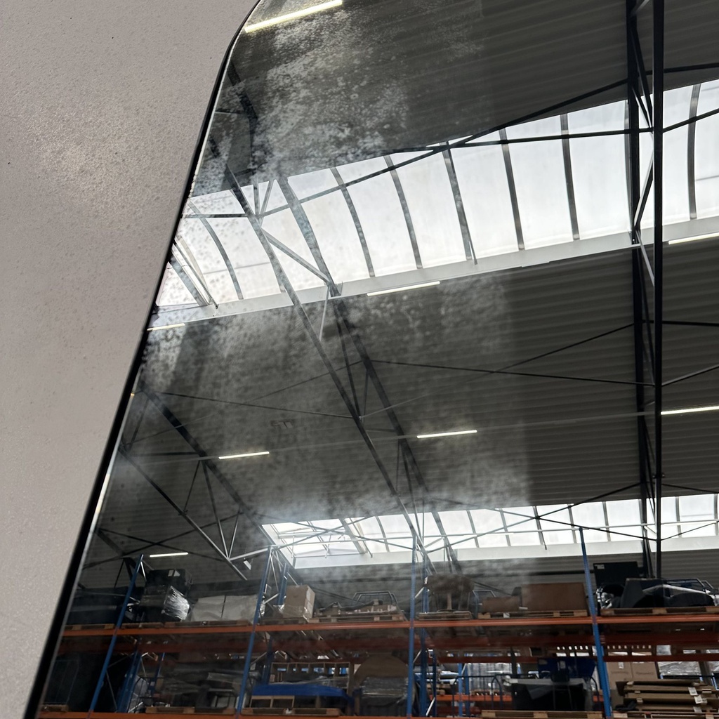 Clear gate floor mirror