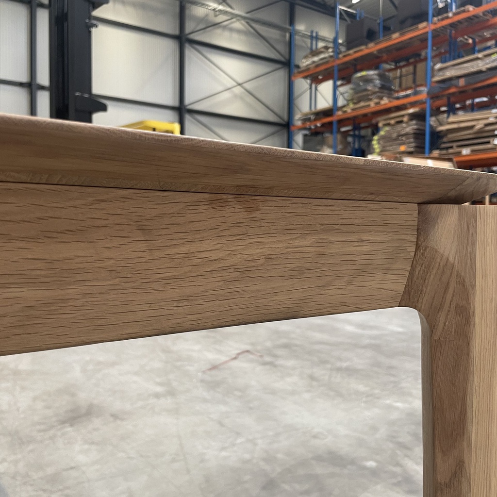 Bok extendable dining table