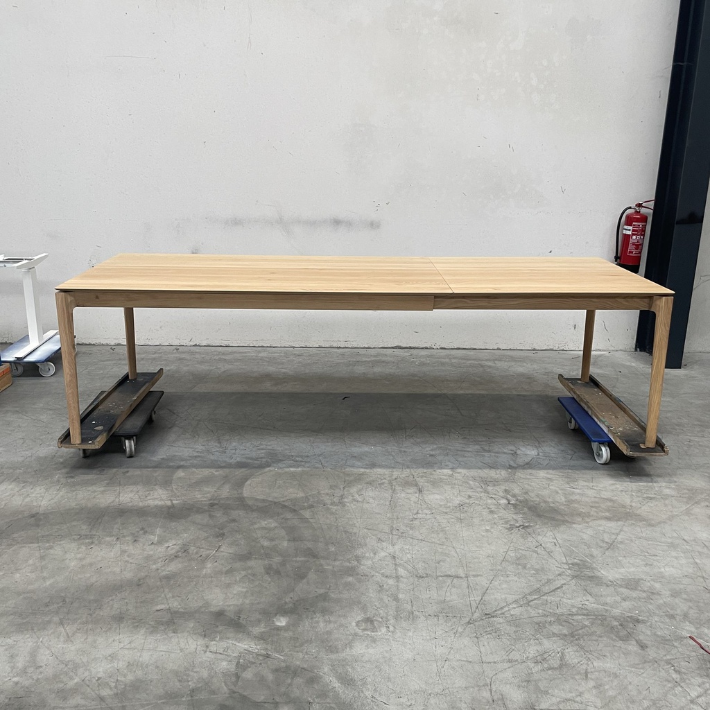 Bok extendable dining table