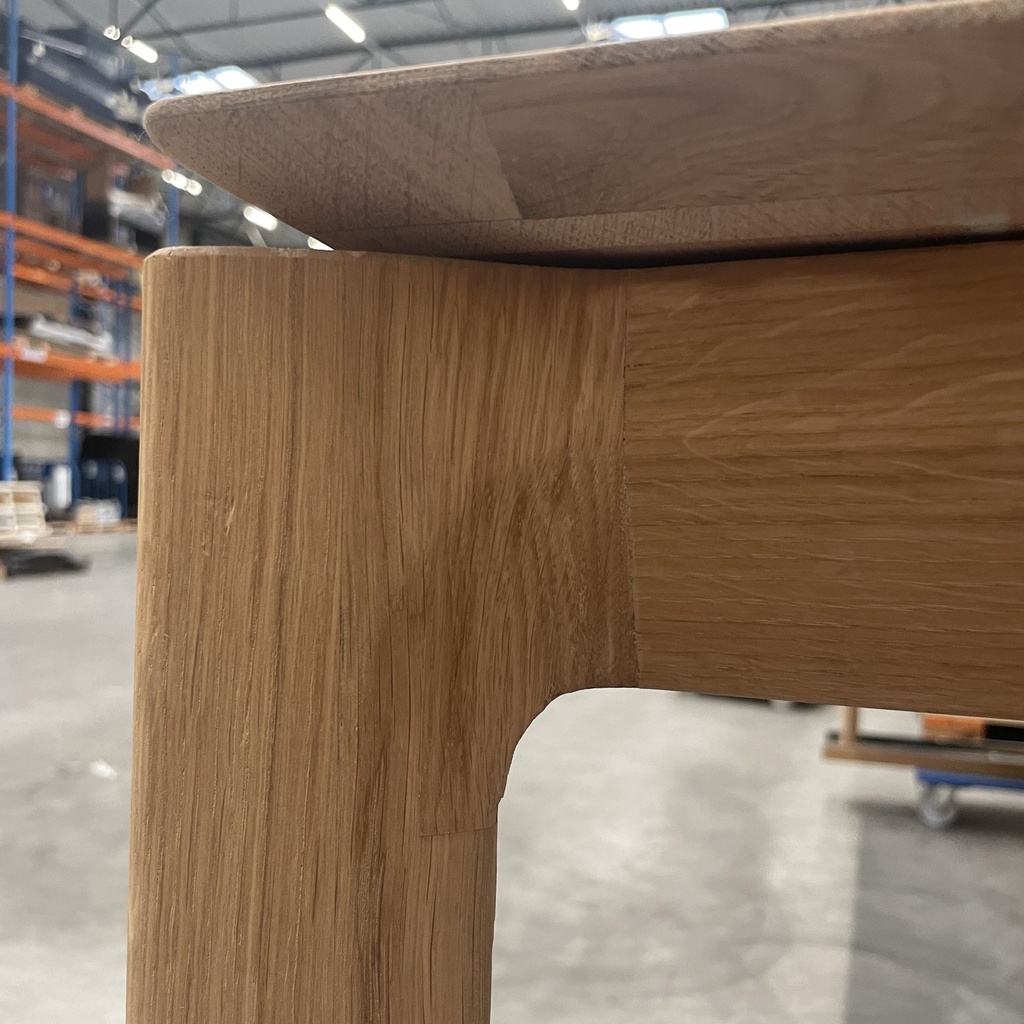 Bok extendable dining table