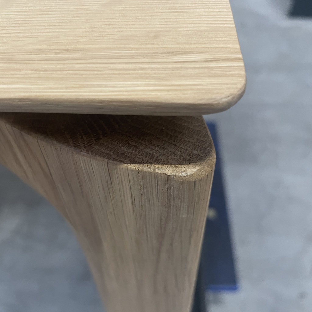 Bok extendable dining table