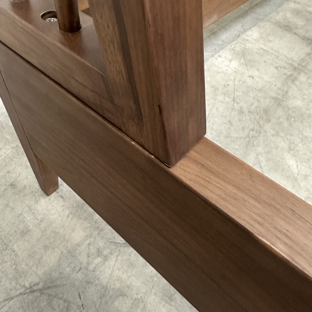 Walnut Spindle bed