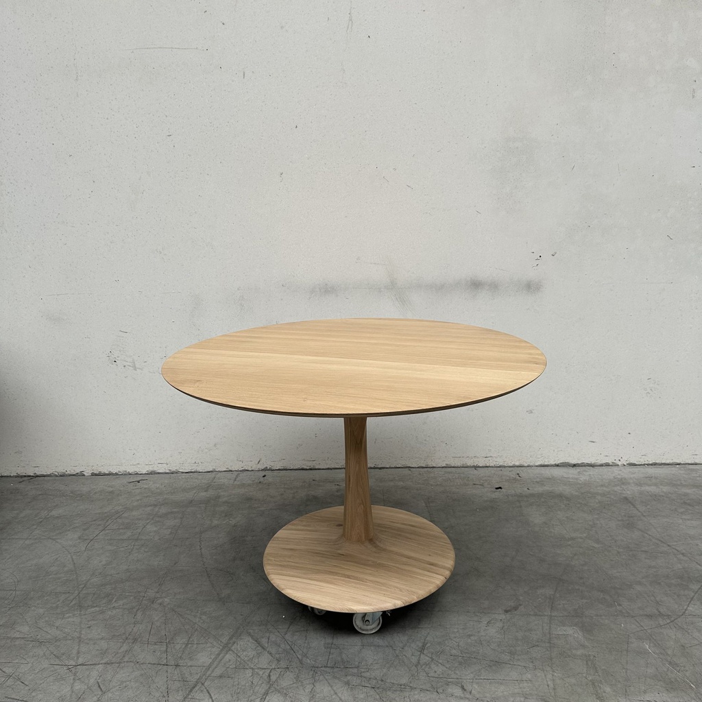 Torsion dining table
