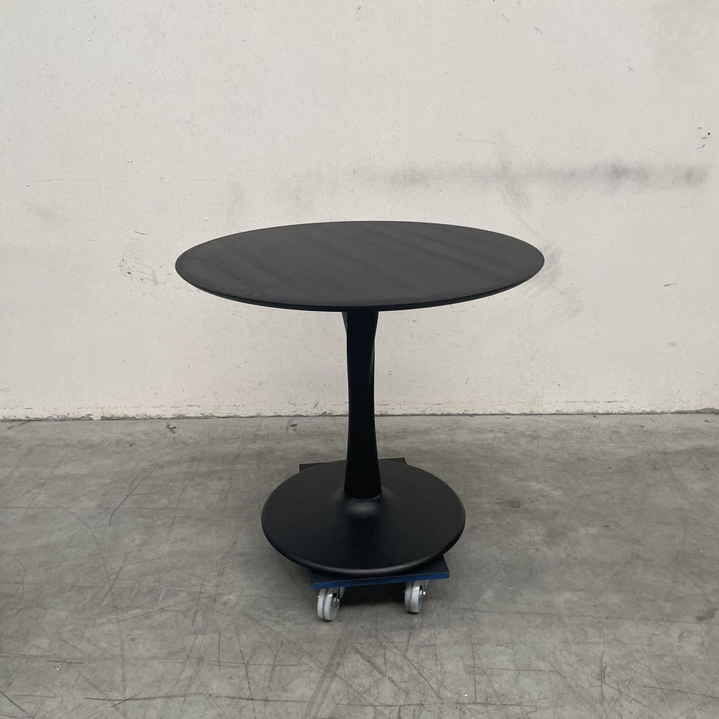 Torsion dining table